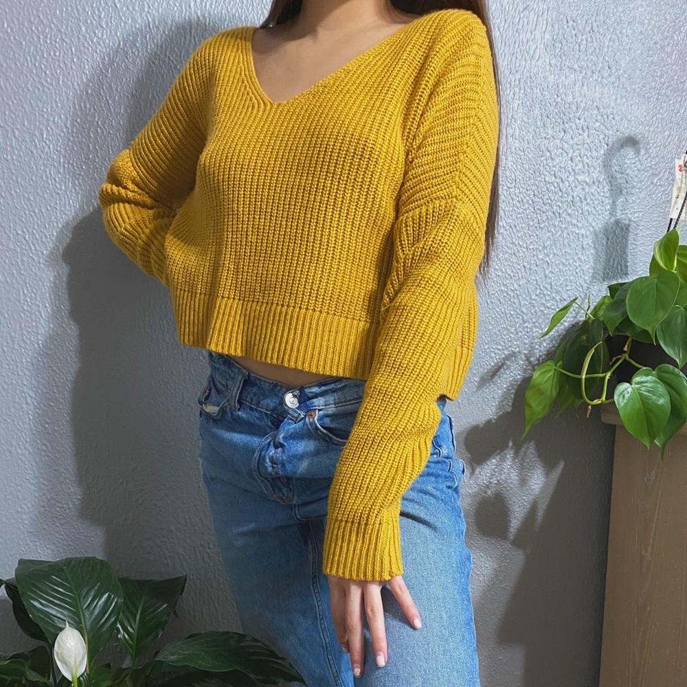 Cropped sweater
